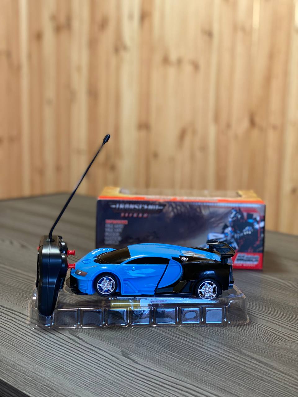 Машинка-трансформер Bugatti на радіокеруванні 889-19