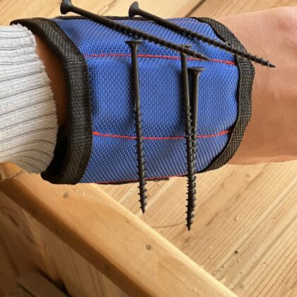 Магнітний браслет для дрібних пластикових кріплень Magnetic Wristband